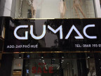 Lắp đặt biển bảng cho shop GUMAC