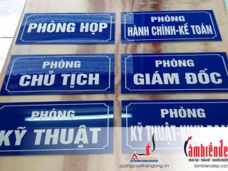 Biển tên phòng mica xanh tím dán decal