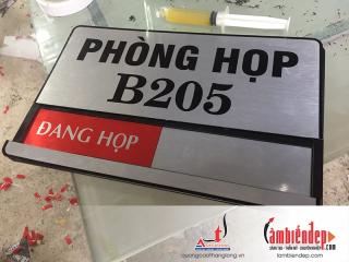 Biển phòng họp trượt ngang thay đổi nội dung