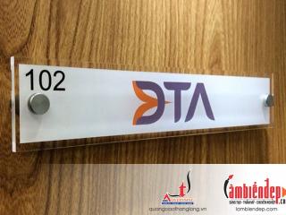 Biển logo công ty mica in UV
