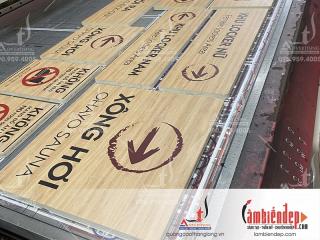 Biển phòng chất liệu gỗ công nghiệp in UV