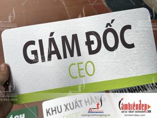 Biển phòng giám đốc chất liệu alu xước trắng in UV