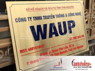 Biển công ty anh đức alu vàng xước in UV