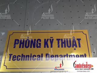 Biển alu vàng gương in uv