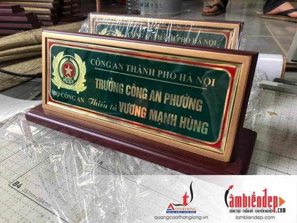 Biển chức danh, biển để bàn, lễ tân