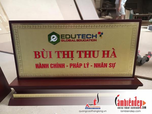 Biển chức danh, biển để bàn, lễ tân