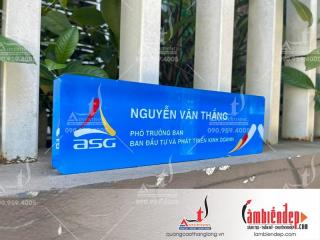 In UV ngược là gì? Vì sao một số biển quảng cáo phải in UV ngược?