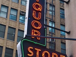 Biển hộp alu gắn đèn neon shop thời trang