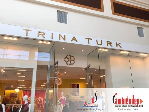 Thi công biển shop quầo áo và phụ kiện thời trang