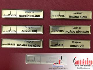 Bí quyết chọn font chữ và kích cỡ Logo trên bảng tên nhân viên