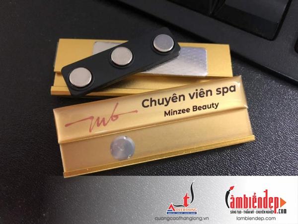 Làm bảng tên nhân viên, thẻ nhân viên nam châm tại Hà Nội