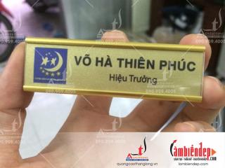 Các loại bảng tên nhân viên có thể thay đổi thông tin dễ dàng