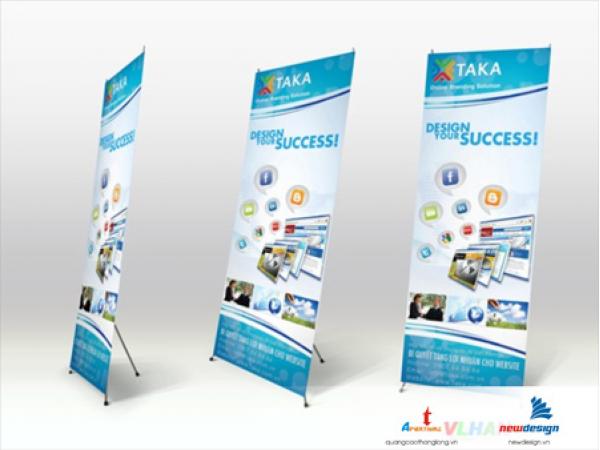 Thi công kệ giá chữ X, Standee cuộn nhôm