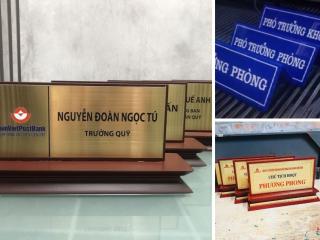Những điều chuẩn bị khi đặt biển tên chức danh số lượng lớn