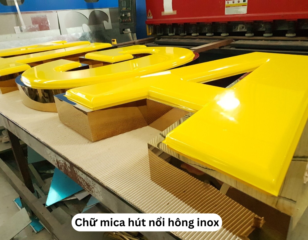 Chữ mica hút nổi hông inox