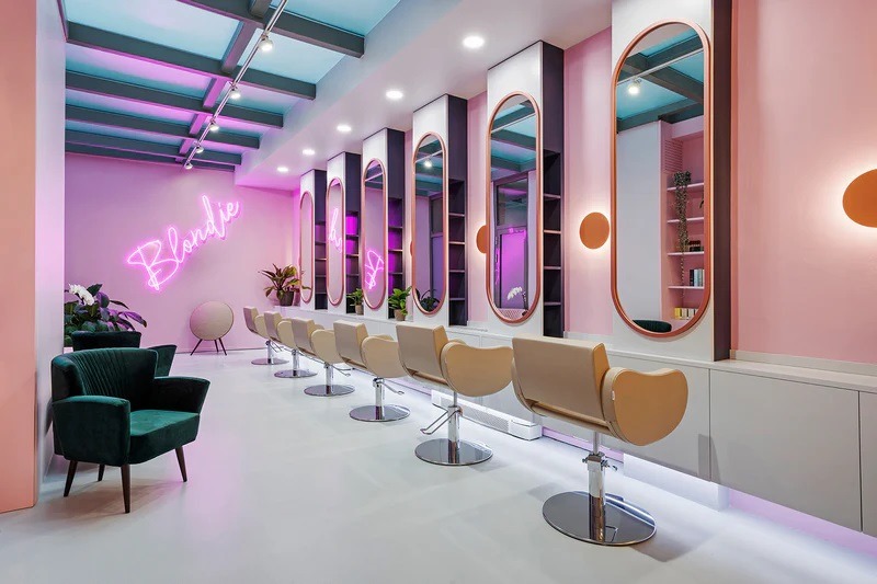 Chữ LED neon trang trí trong hair salon